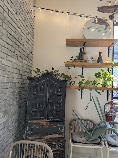 Photo of La'Baik - 2309 Mt Vernon Ave, Alexandria, VA 22301