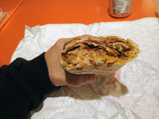 Photo of Longboards Wraps & Bowls - 6269 N Oak Trafficway, Kansas City, MO 64118