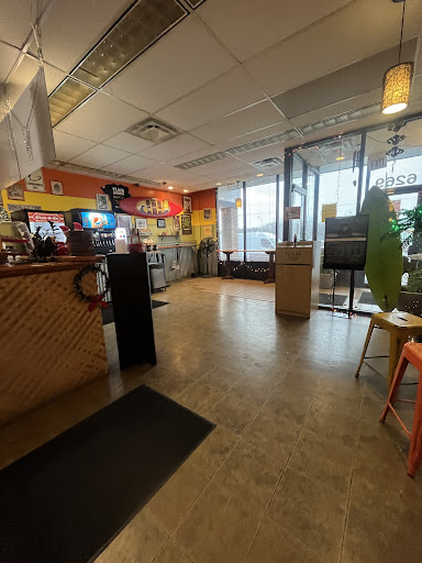 Photo of Longboards Wraps & Bowls - 6269 N Oak Trafficway, Kansas City, MO 64118