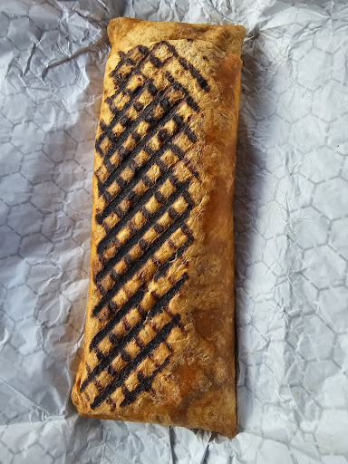 Photo of Longboards Wraps & Bowls - 6269 N Oak Trafficway, Kansas City, MO 64118