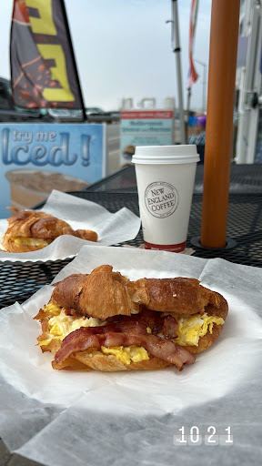 Photo of Oceanfront Convenience Store & Lola's Kitchen - 339 Ocean Blvd, Hampton, NH 03842