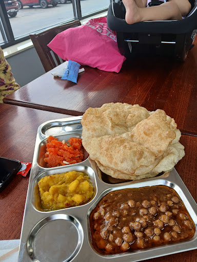 Photo of Hungry Belly - 1620 Pebblewood Ln, Naperville, IL 60563