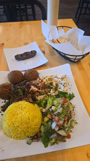 Photo of Pita Pita Mediterranean Grill - 211 E Roosevelt Rd, Lombard, IL 60148