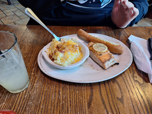 Photo of Grizzly's Wood-Fired Grill - 15159 Edgewood Dr N, Baxter, MN 56425