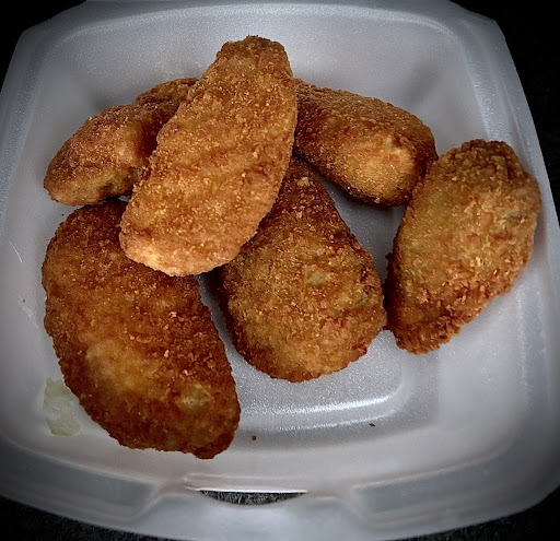 Photo of Delaware Chicken & Gyro - 2 E Main St, Middletown, DE 19709