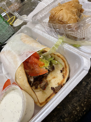 Photo of Delaware Chicken & Gyro - 2 E Main St, Middletown, DE 19709