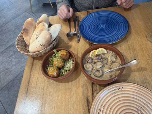 Photo of Lebnani house - 5051 S 27th St, Greenfield, WI 53221