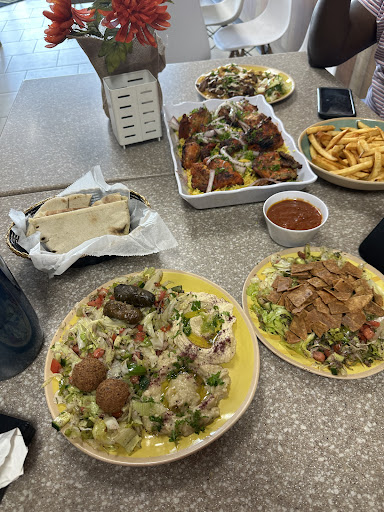 Photo of Grill Shack Mediterranean & American Cuisine الكوخ العربي - 6967 S 27th St, Franklin, WI 53132