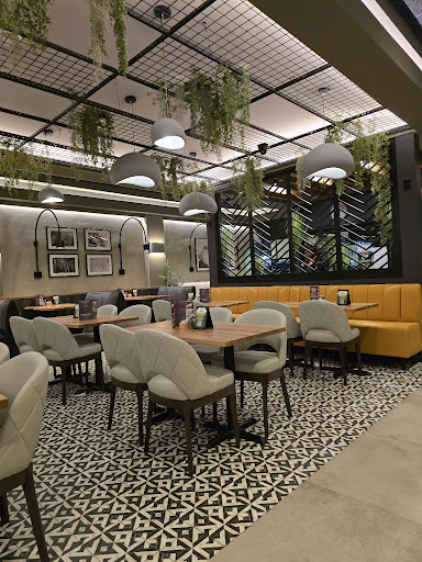 Photo of Honey Tree Grille - 3633 W Maple Rd, Bloomfield Township, MI 48301