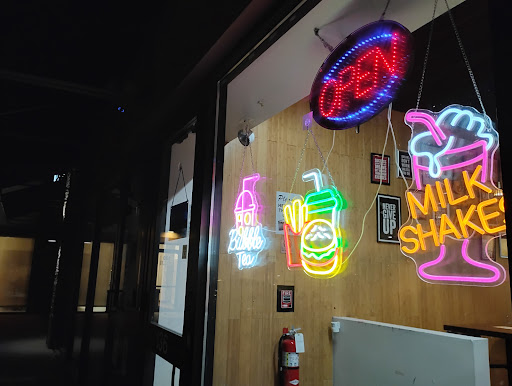 Photo of Fahrenheit Halal - 136 E Army Trail Rd, Glendale Heights, IL 60139