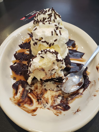 Photo of Friendly's - 497 Farmington Ave, Bristol, CT 06010