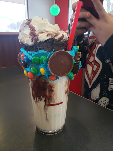 Photo of Friendly's - 497 Farmington Ave, Bristol, CT 06010