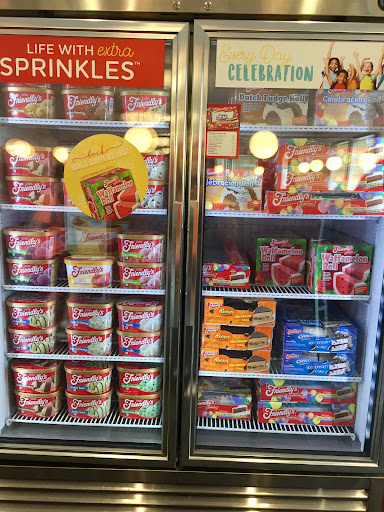 Photo of Friendly's - 497 Farmington Ave, Bristol, CT 06010