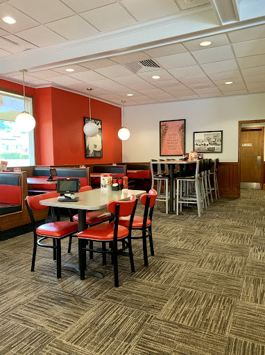 Photo of Friendly's - 497 Farmington Ave, Bristol, CT 06010