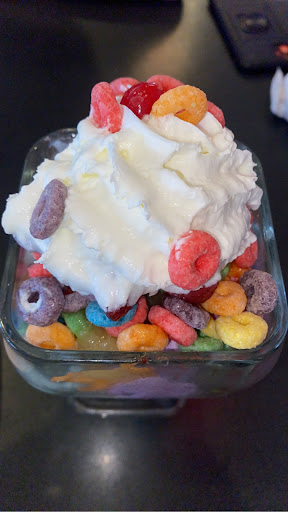 Photo of Friendly's - 497 Farmington Ave, Bristol, CT 06010