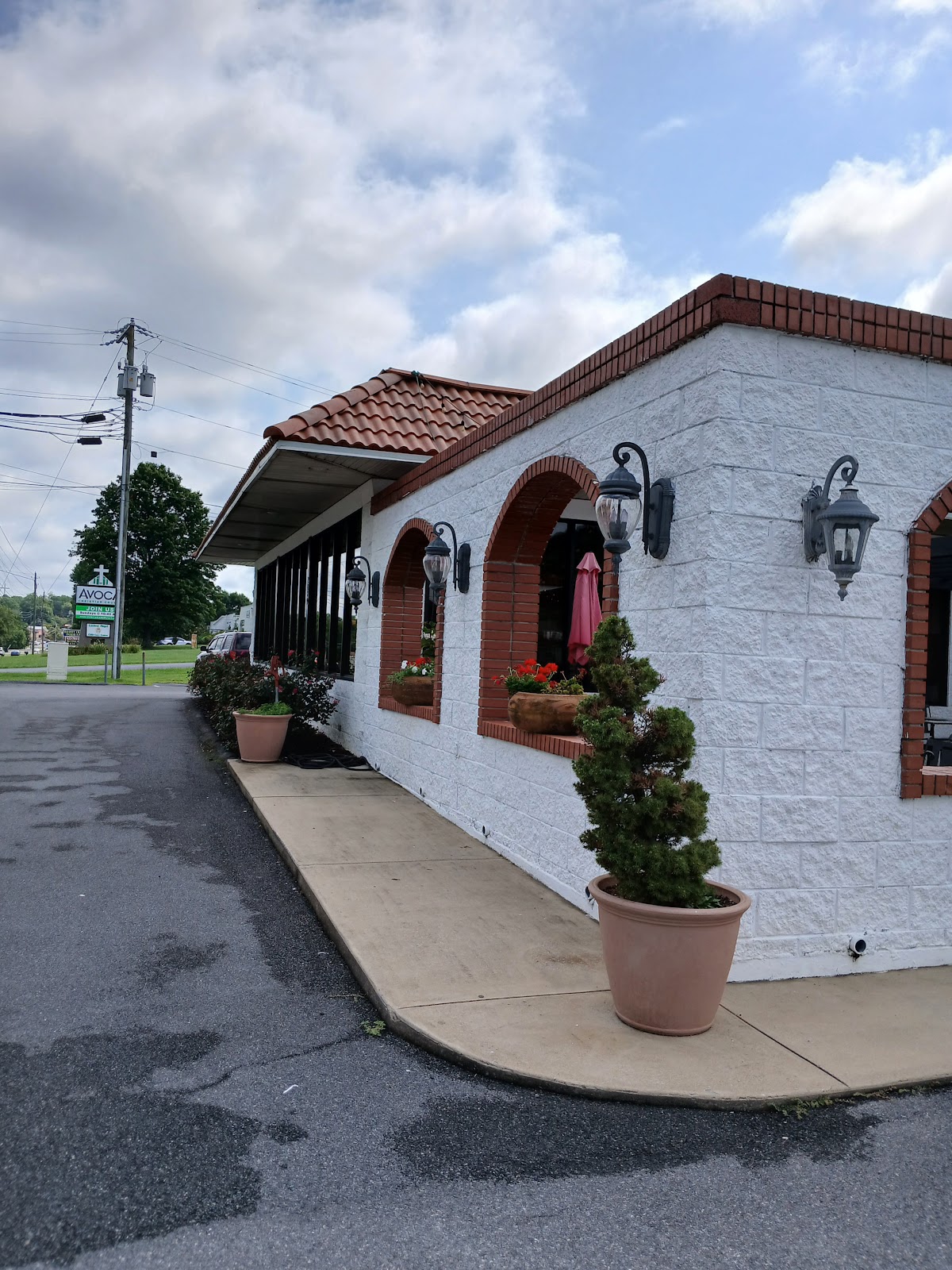 Photo of The Mad Greek Restaurant - 2419 Volunteer Pkwy, Bristol, TN 37620