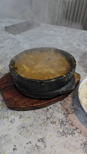 Photo of Reef Alyemen Restaurant - مطعم ريف اليمن - 3553 W 117th St, Cleveland, OH 44111