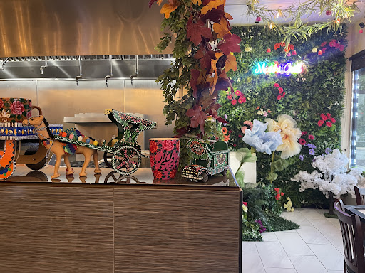 Photo of Makki Grill - 805 N Quentin Rd, Palatine, IL 60067