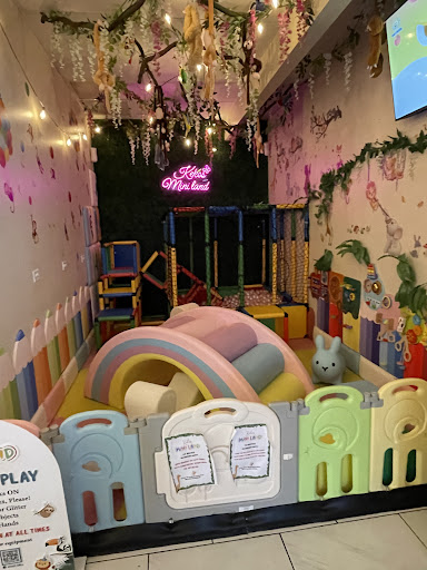 Photo of Makki Grill - 805 N Quentin Rd, Palatine, IL 60067