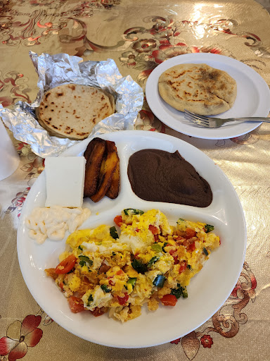 Photo of El Quetzal Restaurant & Bakery - 129 S Main St, Carthage, MO 64836