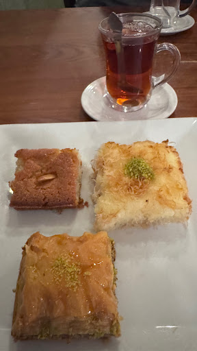 Photo of Cedar Palace - 655 W Armitage Ave, Chicago, IL 60614