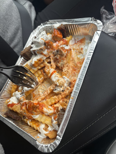 Photo of Halaleez NY Chicken & Gyro Rice Bowls - 400 S Financial Pl, Chicago, IL 60605