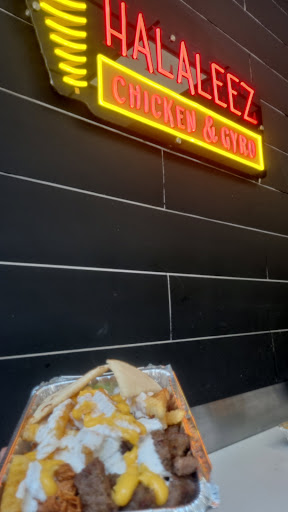 Photo of Halaleez NY Chicken & Gyro Rice Bowls - 400 S Financial Pl, Chicago, IL 60605