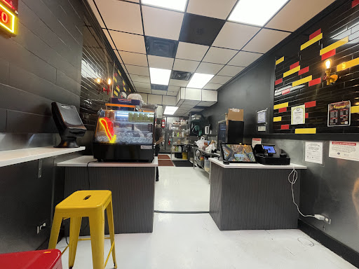 Photo of Halaleez NY Chicken & Gyro Rice Bowls - 400 S Financial Pl, Chicago, IL 60605