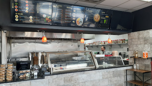 Photo of Snack & Shrack Restaurant - 3910 25th Ave, Schiller Park, IL 60176