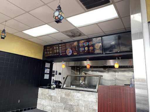 Photo of Snack & Shrack Restaurant - 3910 25th Ave, Schiller Park, IL 60176