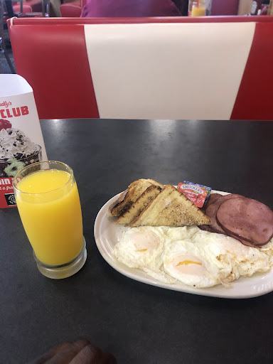 Photo of Friendly's - 529 Memorial Dr, Chicopee, MA 01020