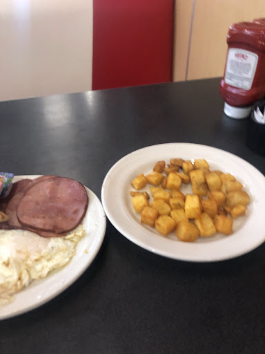 Photo of Friendly's - 529 Memorial Dr, Chicopee, MA 01020