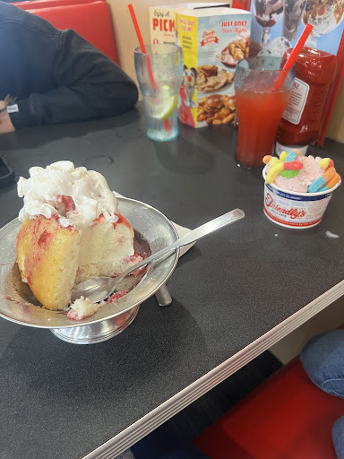 Photo of Friendly's - 529 Memorial Dr, Chicopee, MA 01020