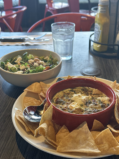 Photo of Max Burger - 684 Bliss Rd, Longmeadow, MA 01106