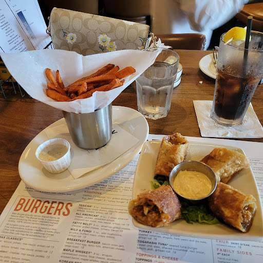 Photo of Max Burger - 684 Bliss Rd, Longmeadow, MA 01106