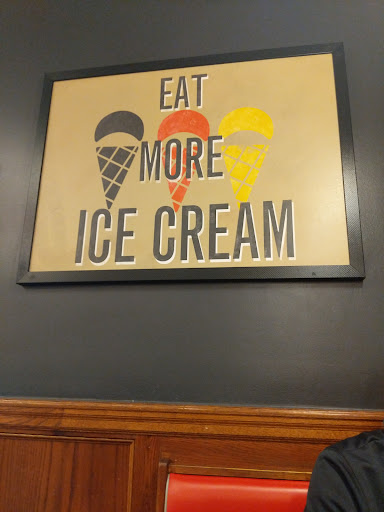 Photo of Friendly's - 19 Springfield St, Agawam, MA 01001