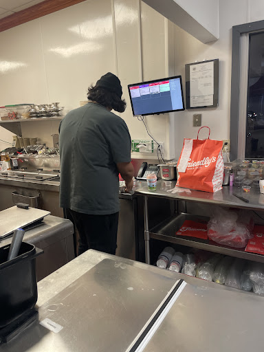 Photo of Friendly's - 1745 Northampton St, Holyoke, MA 01040