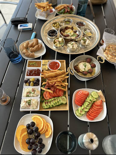 Photo of Istanbul Mediterranean Grill,Baklava&Kunafa - 4849 N Kedzie Ave, Chicago, IL 60625