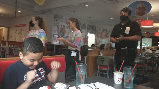 Photo of Friendly's - 2151 Jericho Tpke, Commack, NY 11725