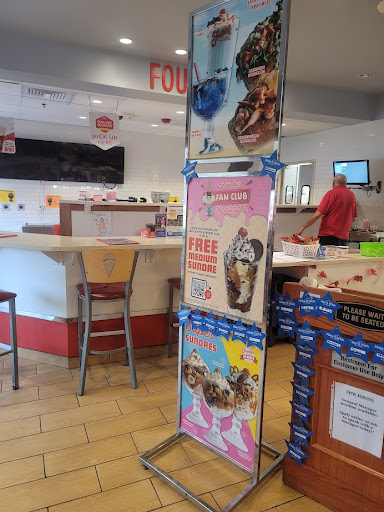 Photo of Friendly's - 147 Loudon Rd, Concord, NH 03301