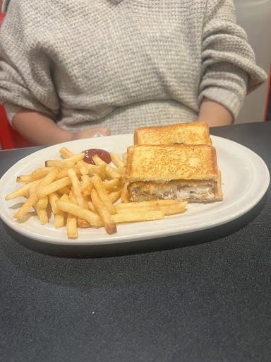 Photo of Friendly's - 170 Clinton Ave, Cortland, NY 13045