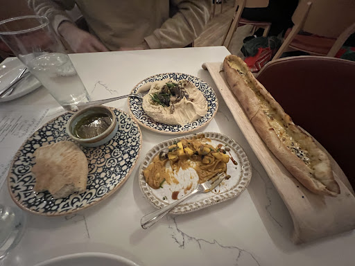 Photo of Tavi - 330 N New Hampshire St, Covington, LA 70433