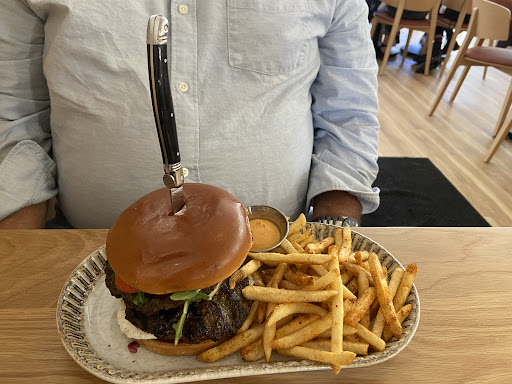 Photo of Tavi - 330 N New Hampshire St, Covington, LA 70433