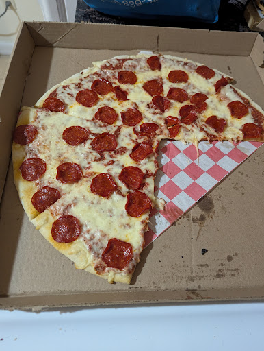 Photo of Giardino Pizzeria - 693 Oaklawn Ave, Cranston, RI 02920