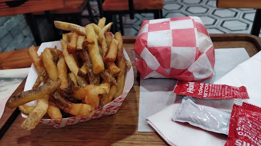 Photo of Zalim Hot Chicken & Burgers - 3 E Palisade Ave, Englewood, NJ 07631