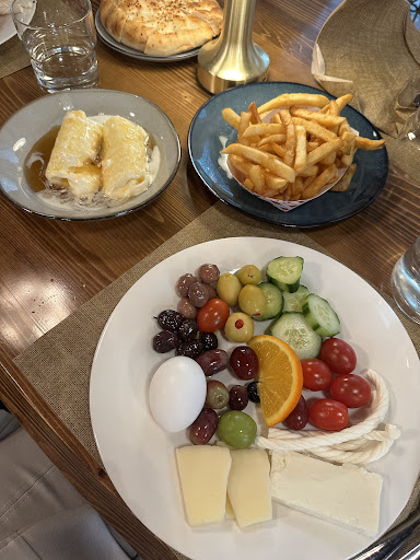 Photo of Aladdin Kitchen and Market - 810 Elmhurst Rd, Des Plaines, IL 60016