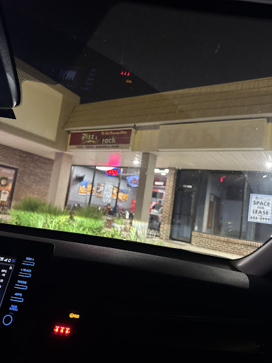 Photo of Pizza Track - 10S650 Kingery Hwy, Willowbrook, IL 60527