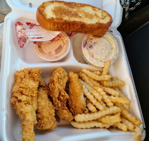 Photo of Raising Cane's Chicken Fingers - 2411 Sycamore Rd, DeKalb, IL 60115