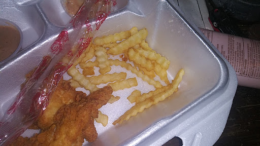 Photo of Raising Cane's Chicken Fingers - 2411 Sycamore Rd, DeKalb, IL 60115