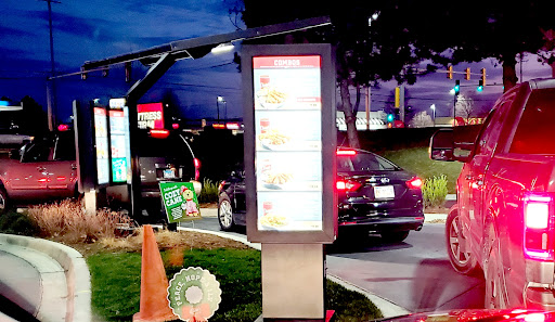 Photo of Raising Cane's Chicken Fingers - 2411 Sycamore Rd, DeKalb, IL 60115